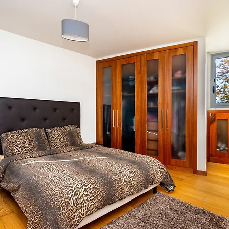 Apartmán Whome | Damasceno Contemporary 59 *